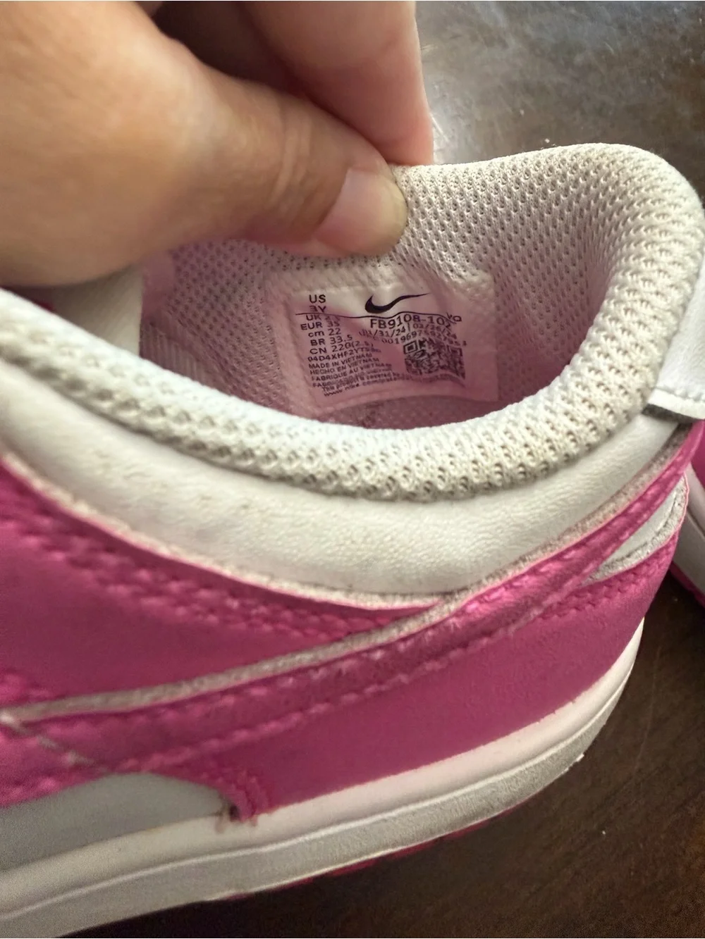 Nike Size 3 Youth Sneakers - Picture 7 of 7